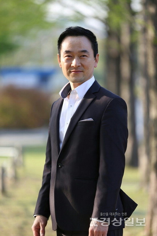 [울산문화백신프로젝트-100인의 인터뷰]“무대 사라졌지만 매일같이 연습, 관객 그리워 축가 부르며 버텨”