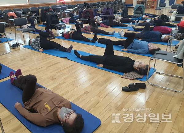 서부노인복지관-울주군보건소, 요통예방운동교실 실시
