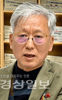 ▲ 박종석(사진) 문학평론가