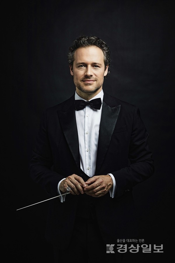 울산시립교향악단 예술감독 사샤 괴첼.