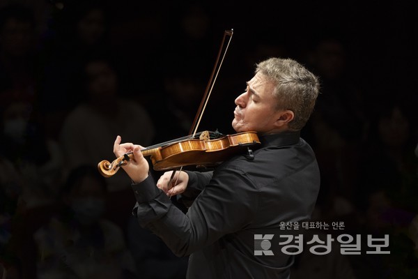 바이올리니스트 막심 벤게로프.