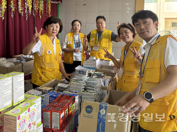 (사)AnB(아나봉) 국제의료봉사단(단장 윤영선)은 80여명의 봉사단원을 구성해 이달 5일부터 11일까지 일주일간의 일정으로 필리핀 팜팡가주에서 4000여명의 환자를 대상으로 현지 의료봉사를 펼쳤다.