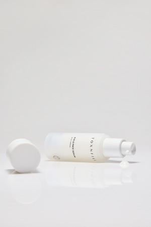 톡스앤필 코스메틱, 브라이언 아담스 사진 전시회 협찬 진행 - 뉴스 썸네일 이미지